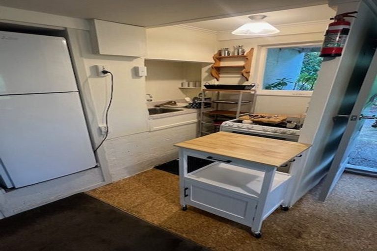 Photo of property in 29 Highbury Road, Highbury, Wellington, 6012