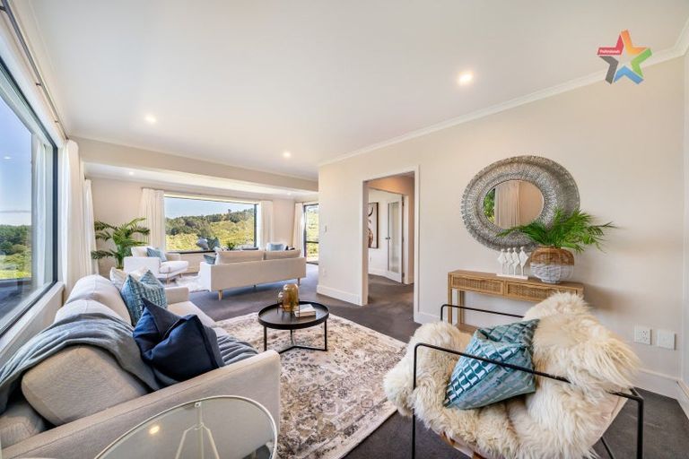 Photo of property in 7 Green Park Lane, Korokoro, Lower Hutt, 5012