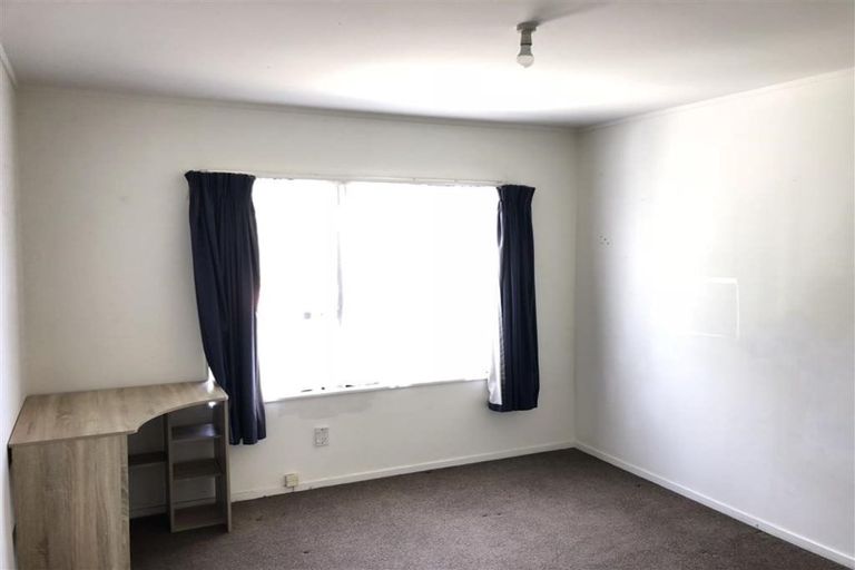 Photo of property in 16 Mallard Place, Unsworth Heights, Auckland, 0632
