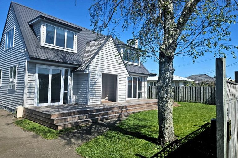 Photo of property in 8a Ngatai Road, Otumoetai, Tauranga, 3110