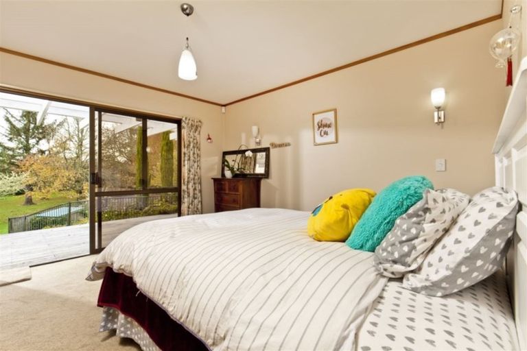 Photo of property in 132 Taupaki Road, Taupaki, Henderson, 0782