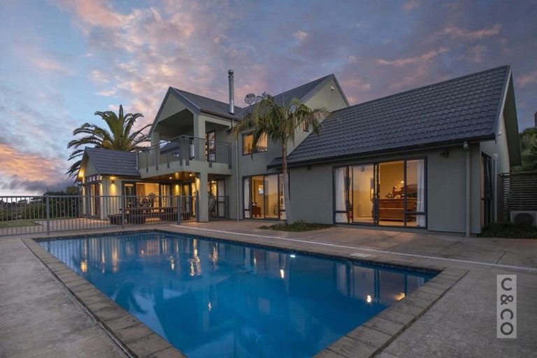 Photo of property in 53 Broadwood Rise, Kumeu, 0892