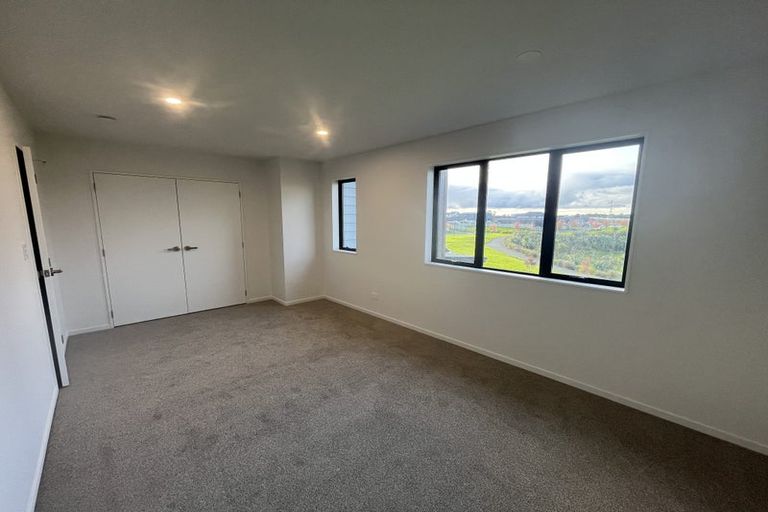 Photo of property in 1 Ahunga Road, Karaka, Papakura, 2113