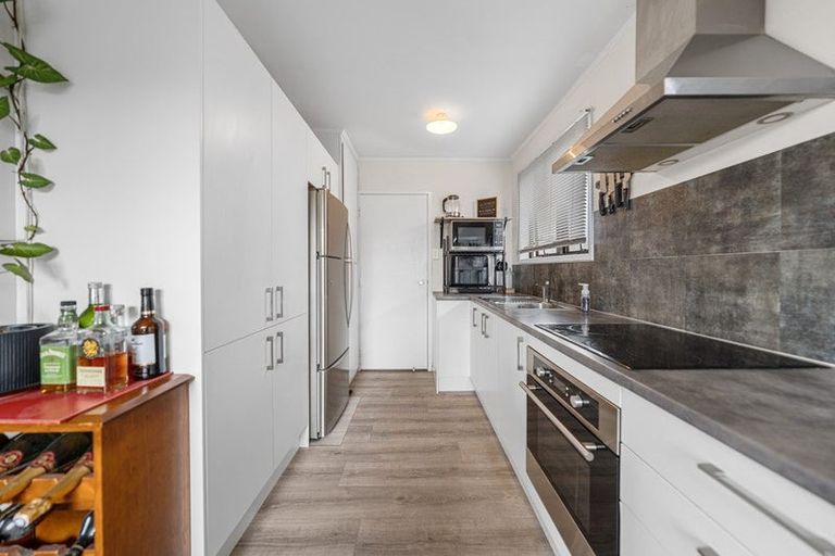 Photo of property in 1/29 Edwin Freeman Place, Ranui, Auckland, 0612