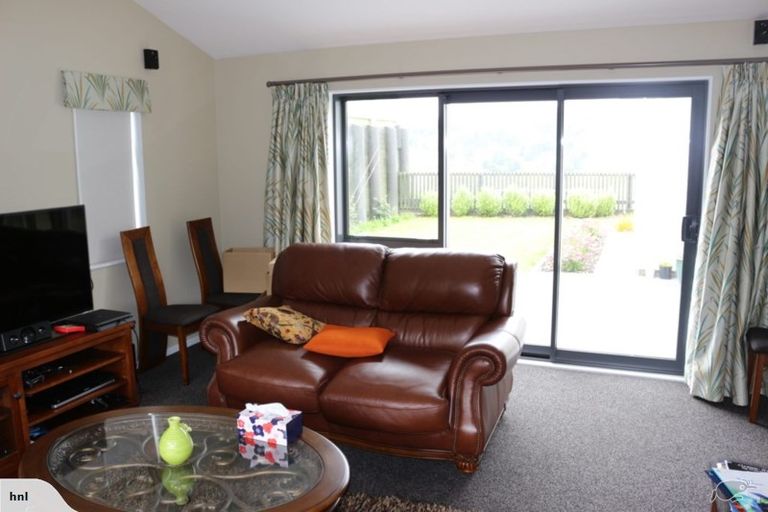 Photo of property in 10 Bickerton Rise, Churton Park, Wellington, 6037