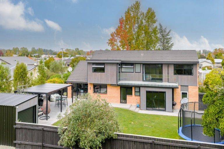 Photo of property in 19 Francis Drake Street, Waipukurau, 4200