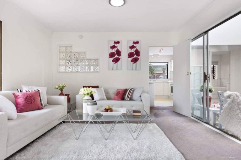 Photo of property in 2/12 Imogene Way, Half Moon Bay, Auckland, 2012