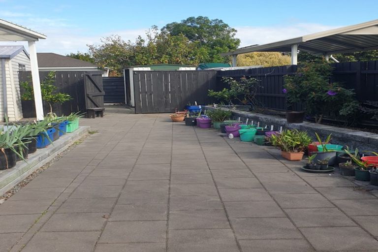 Photo of property in 40 Edgewater Parade, Waiuku, 2123