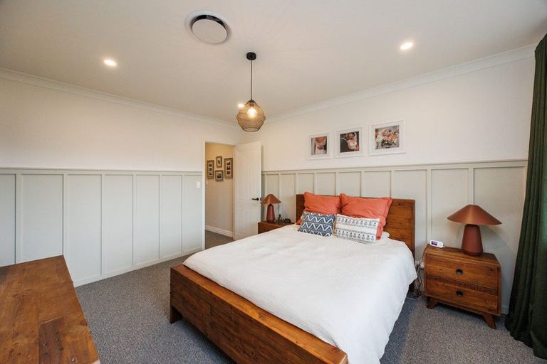 Photo of property in 44 Vaucluse Heights, Fitzherbert, Palmerston North, 4410