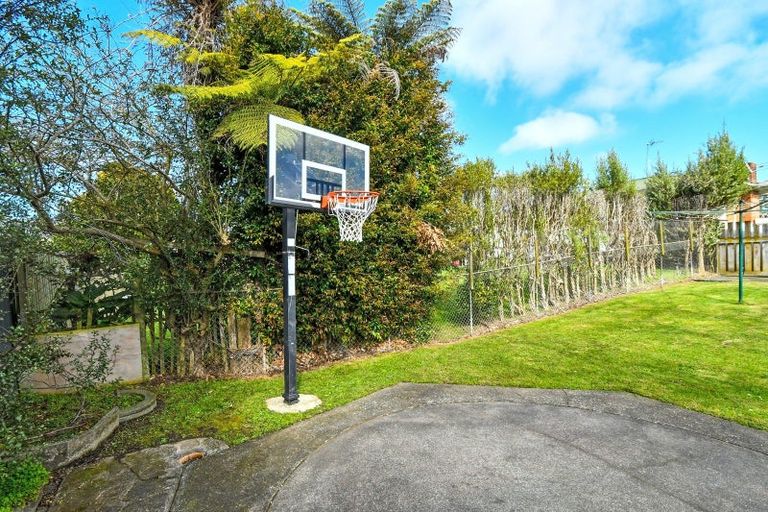 Photo of property in 35 Halberg Street, Papakura, 2110