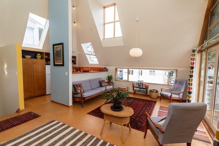 Photo of property in 83a Majoribanks Street, Mount Victoria, Wellington, 6011