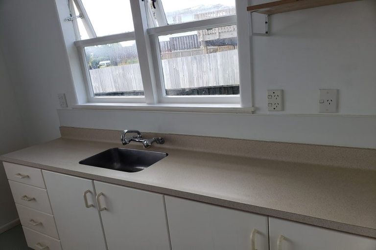 Photo of property in 15 Linwood Avenue, Forrest Hill, Auckland, 0620