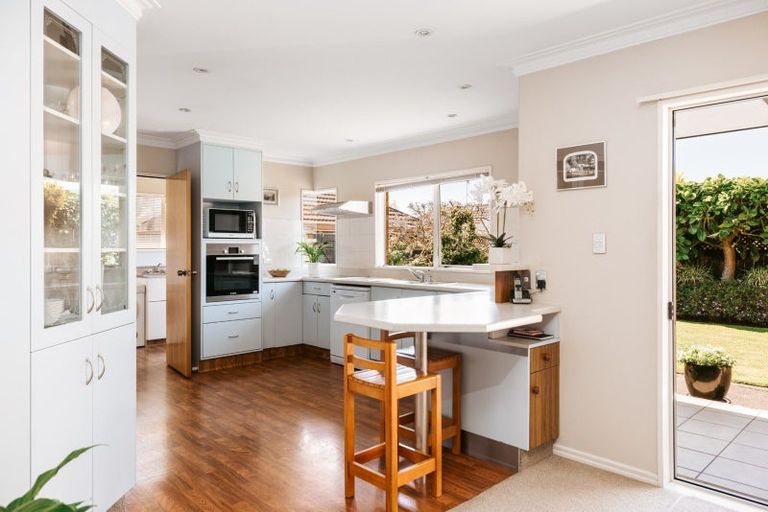 Photo of property in 86 Edgecumbe Road, Tauranga, 3110