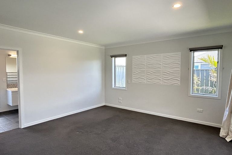 Photo of property in 12 Percy Berry Place, Havelock North, 4130