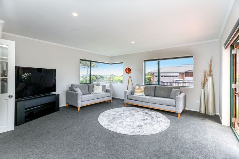 Photo of property in 9 Sandel Rise, Merrilands, New Plymouth, 4312