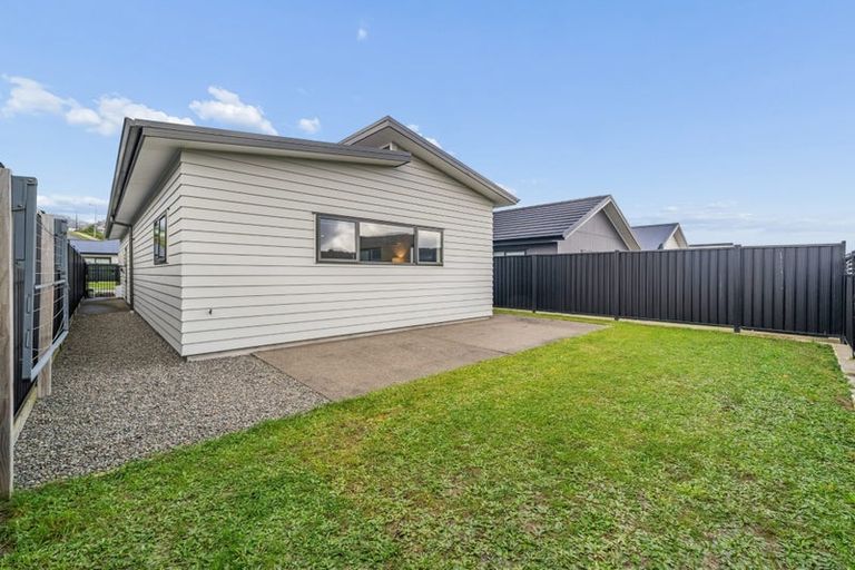 Photo of property in 7 Thornbury Lane, Timberlea, Upper Hutt, 5018