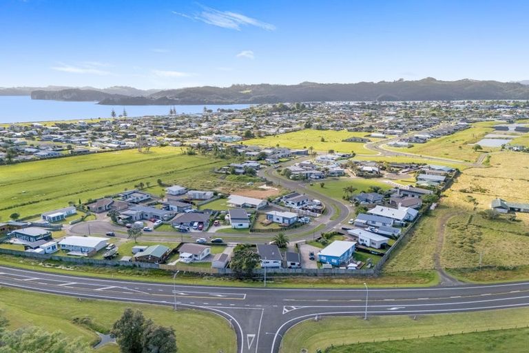 Photo of property in 27 Carina Way, Whitianga, 3510
