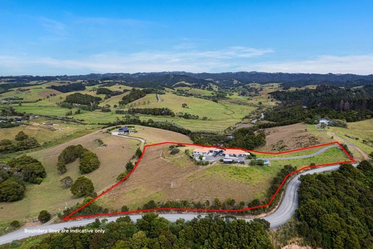 Photo of property in 347 Campbell Road, Parua Bay, Onerahi, 0192