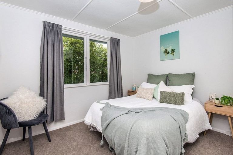 Photo of property in 15 Morgan Street, Johnsonville, Wellington, 6037