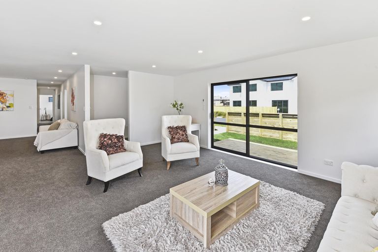 Photo of property in 24 Tawhiti Road, Pukekohe, 2120