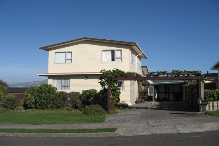 Photo of property in 4 Finn Place, Titahi Bay, Porirua, 5022