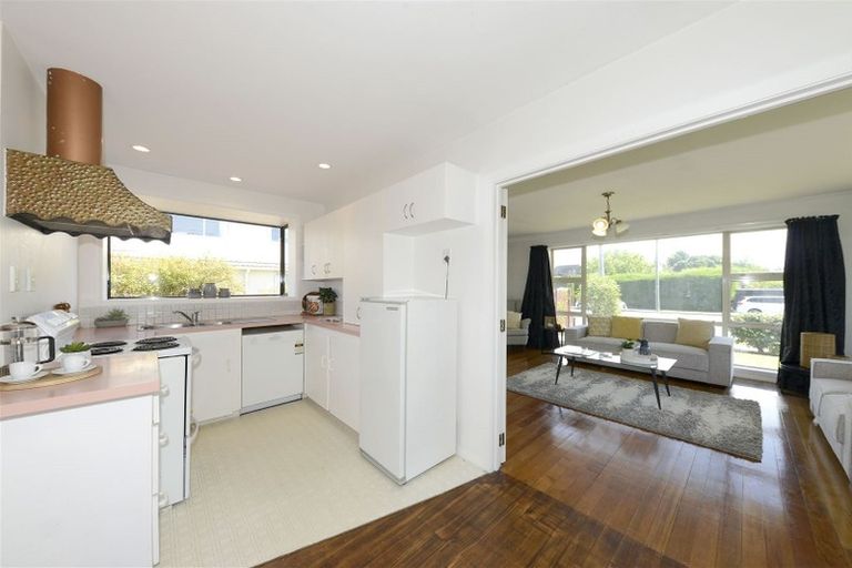 Photo of property in 138 Grimseys Road, Redwood, Christchurch, 8051