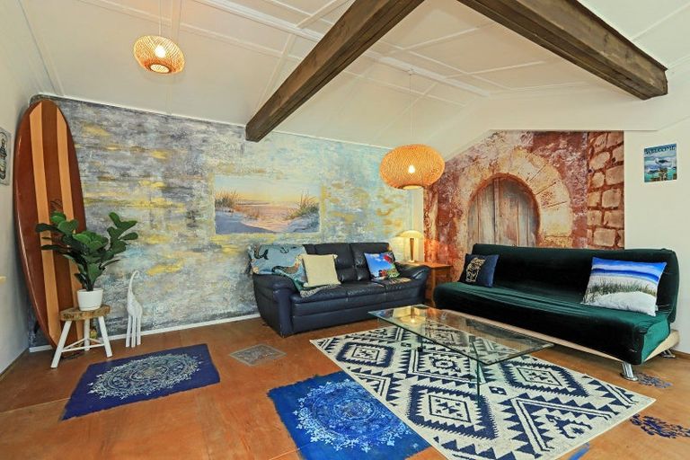 Photo of property in 37 Gillies Crescent, Waimarama, Havelock North, 4294