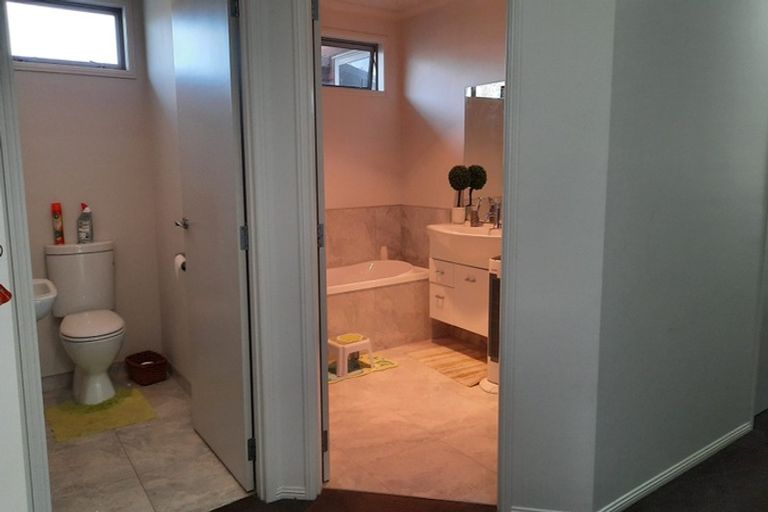 Photo of property in 15c Anderson Way, Highlands Park, New Plymouth, 4312