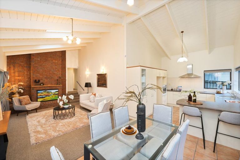 Photo of property in 59a View Road, Henderson, Auckland, 0612