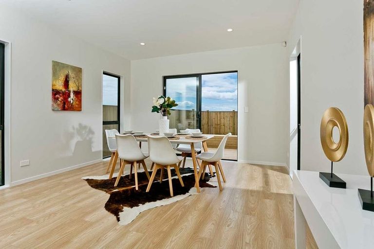 Photo of property in 18 Surf View Crescent, Red Beach, 0932