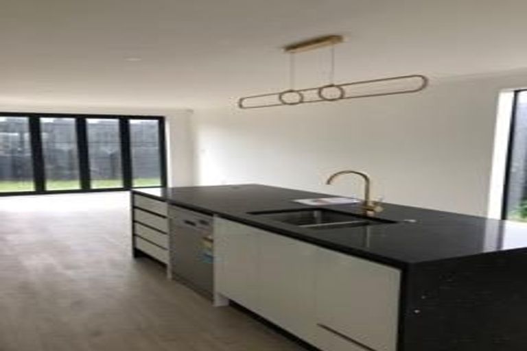 Photo of property in 12 Waikaha Street, Pokeno, 2472