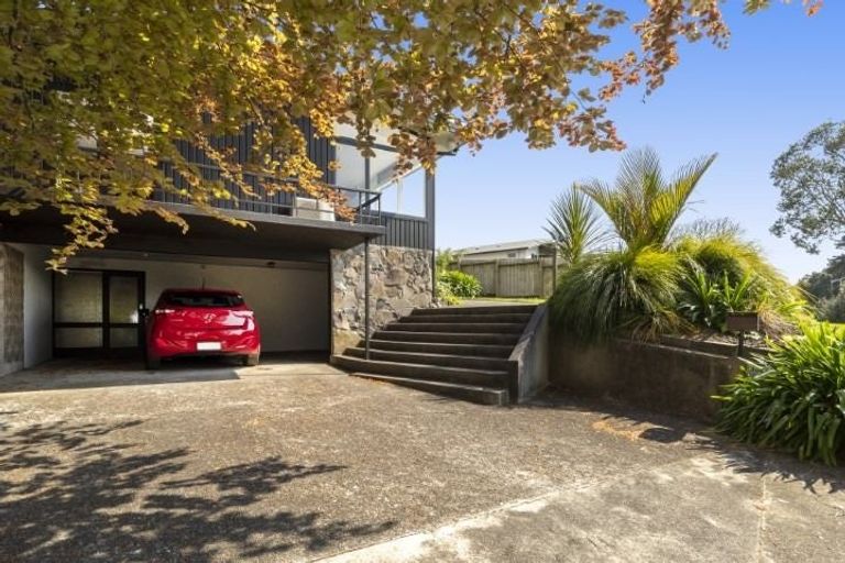 Photo of property in 345 Devonport Road, Tauranga, 3110