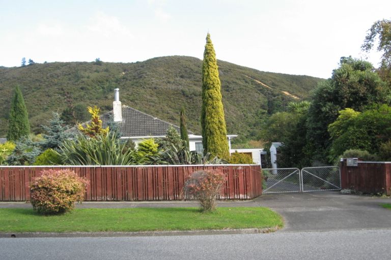Photo of property in 142 Rata Street, Naenae, Lower Hutt, 5011
