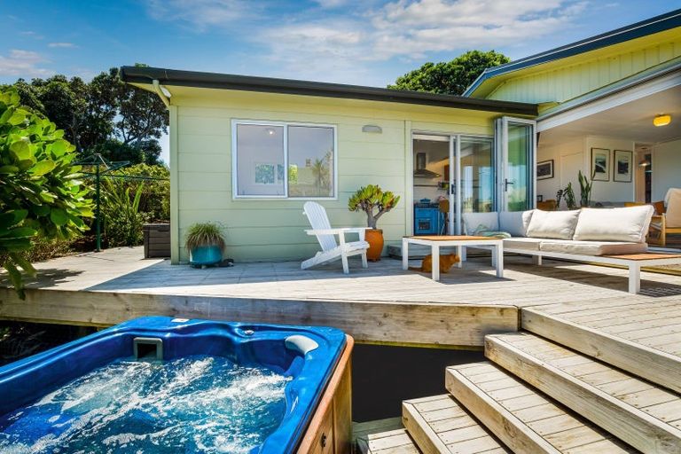 Photo of property in 6 Edwin Mitchelson Road, Muriwai, Waimauku, 0881