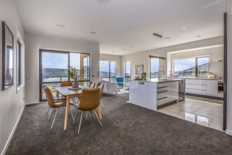 Photo of property in 19 Wangapeka Way, Aotea, Porirua, 5024