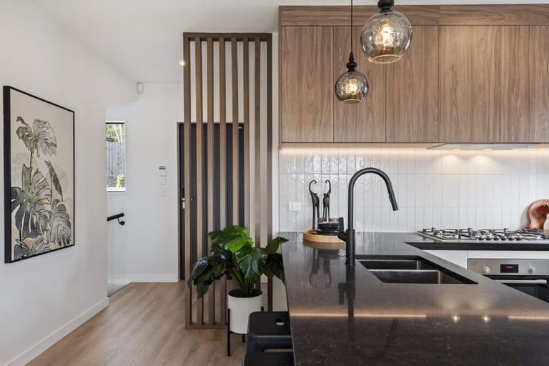 Photo of property in 11b Dianthus Place, Browns Bay, Auckland, 0630