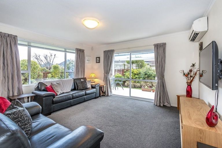 Photo of property in 2/46a Valecrest Avenue, Parklands, Christchurch, 8083