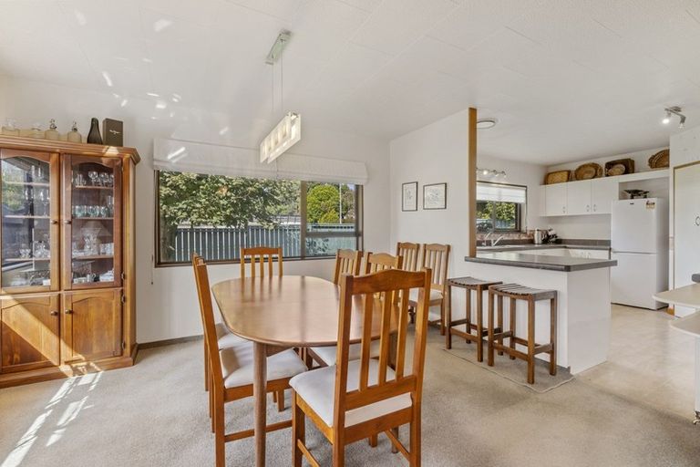 Photo of property in 38 Walton Avenue, Waikanae, 5036