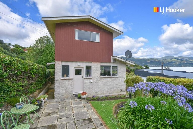 Photo of property in 70a Marion Street, Macandrew Bay, Dunedin, 9014