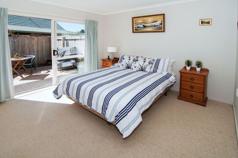 Photo of property in Holdsworth Villas, 59/2 William Donald Drive, Solway, Masterton, 5810
