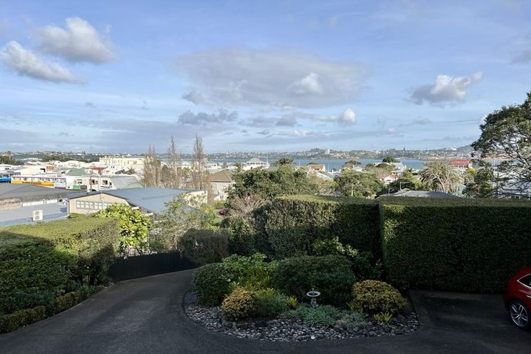 Photo of property in 2/34 Clarence Street, Devonport, Auckland, 0624