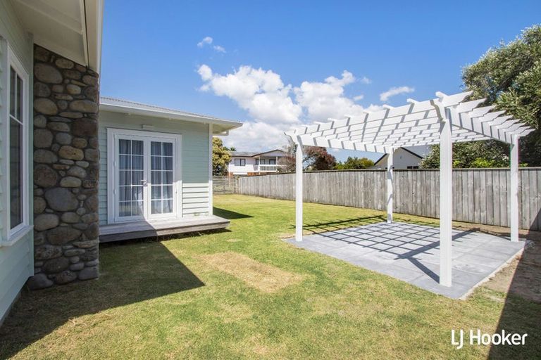 Photo of property in 30 Papaunahi Road, Bowentown, Waihi Beach, 3177