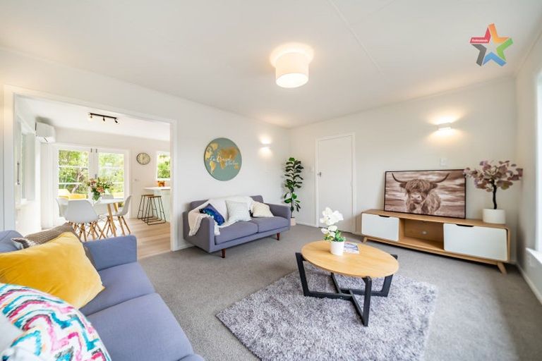 Photo of property in 64 Oakleigh Street, Maungaraki, Lower Hutt, 5010