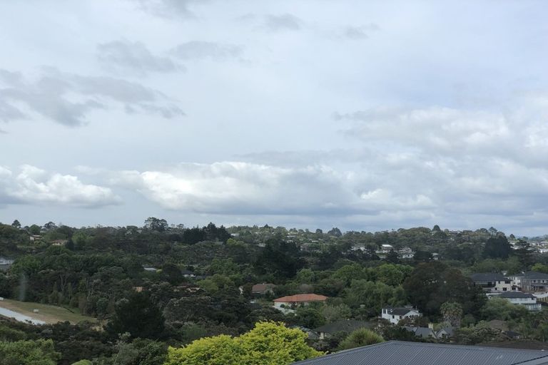 Photo of property in 25a Kyle Road, Greenhithe, Auckland, 0632