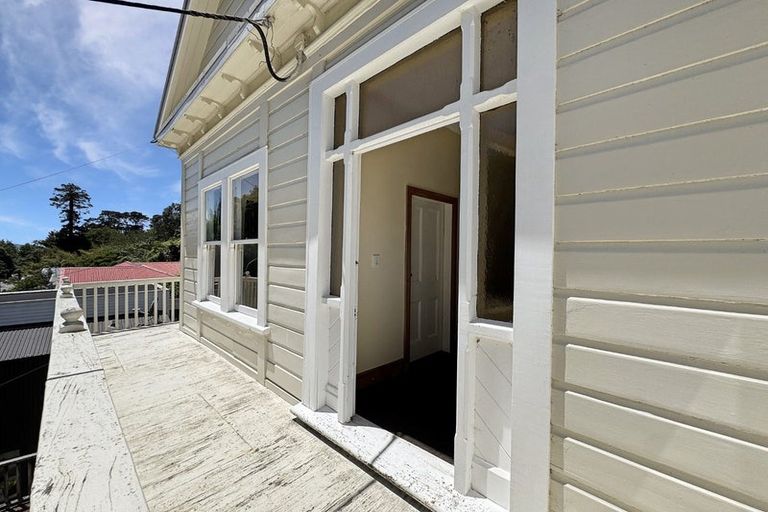 Photo of property in 123a Glenmore Street, Kelburn, Wellington, 6012