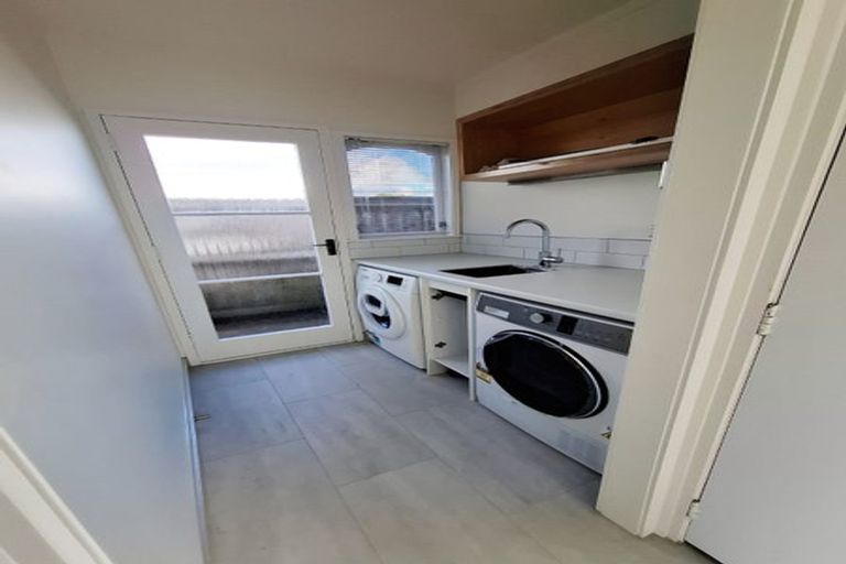 Photo of property in 1/45 Castor Bay Road, Castor Bay, Auckland, 0620