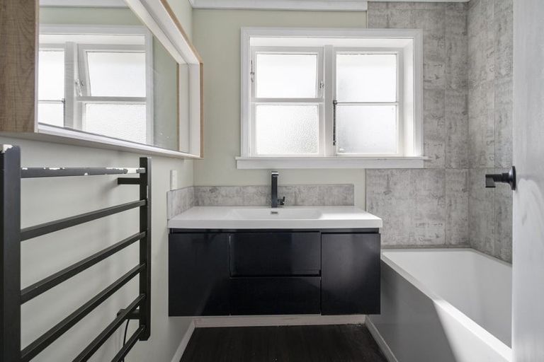 Photo of property in 3 Upham Terrace, Roslyn, Palmerston North, 4414