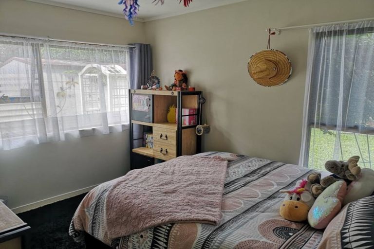 Photo of property in 2/54 Ray Small Drive, Pahurehure, Papakura, 2113