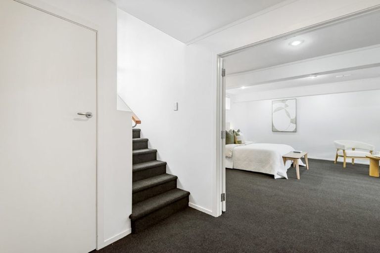 Photo of property in 11 Woodside Avenue, Northcote, Auckland, 0627