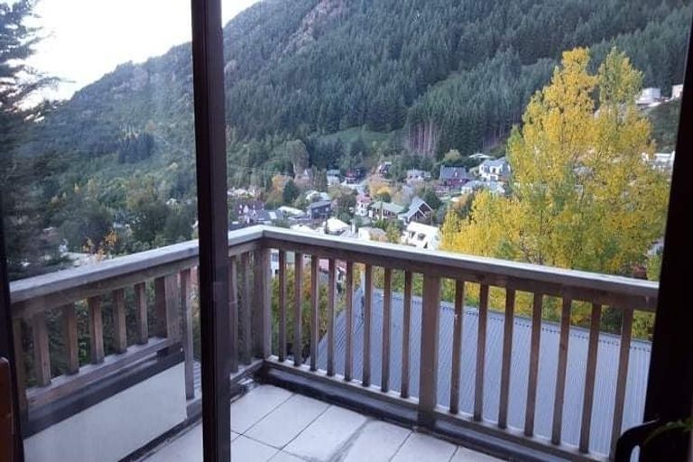 Photo of property in 14-14a Mackinnon Terrace, Sunshine Bay, Queenstown, 9300